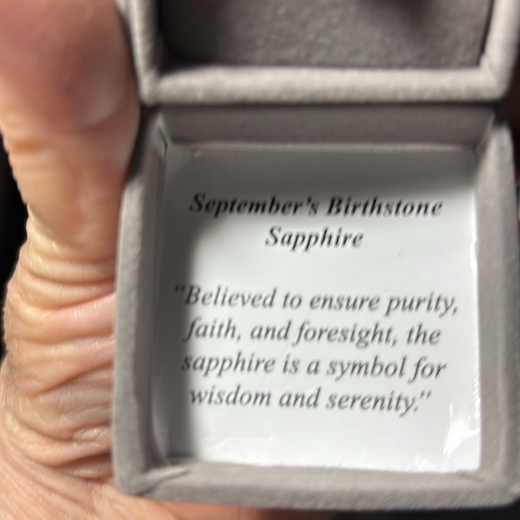 Avon genuine Sapphire ring size 8 - Picture 3 of 6